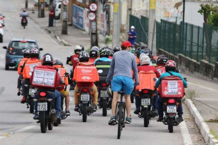 Motociclistas, Ciclistas e Pedestres Desrespeitam o Código